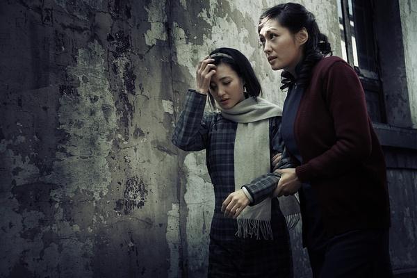 张嘉译十部必看谍战剧,柳云龙张嘉译杨雪主演的谍战剧