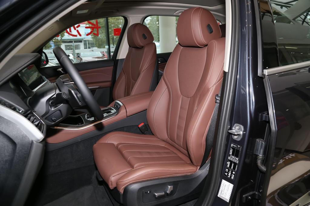 宝马x5试驾油耗,宝马x5最高配的七座碳蓝黑试驾