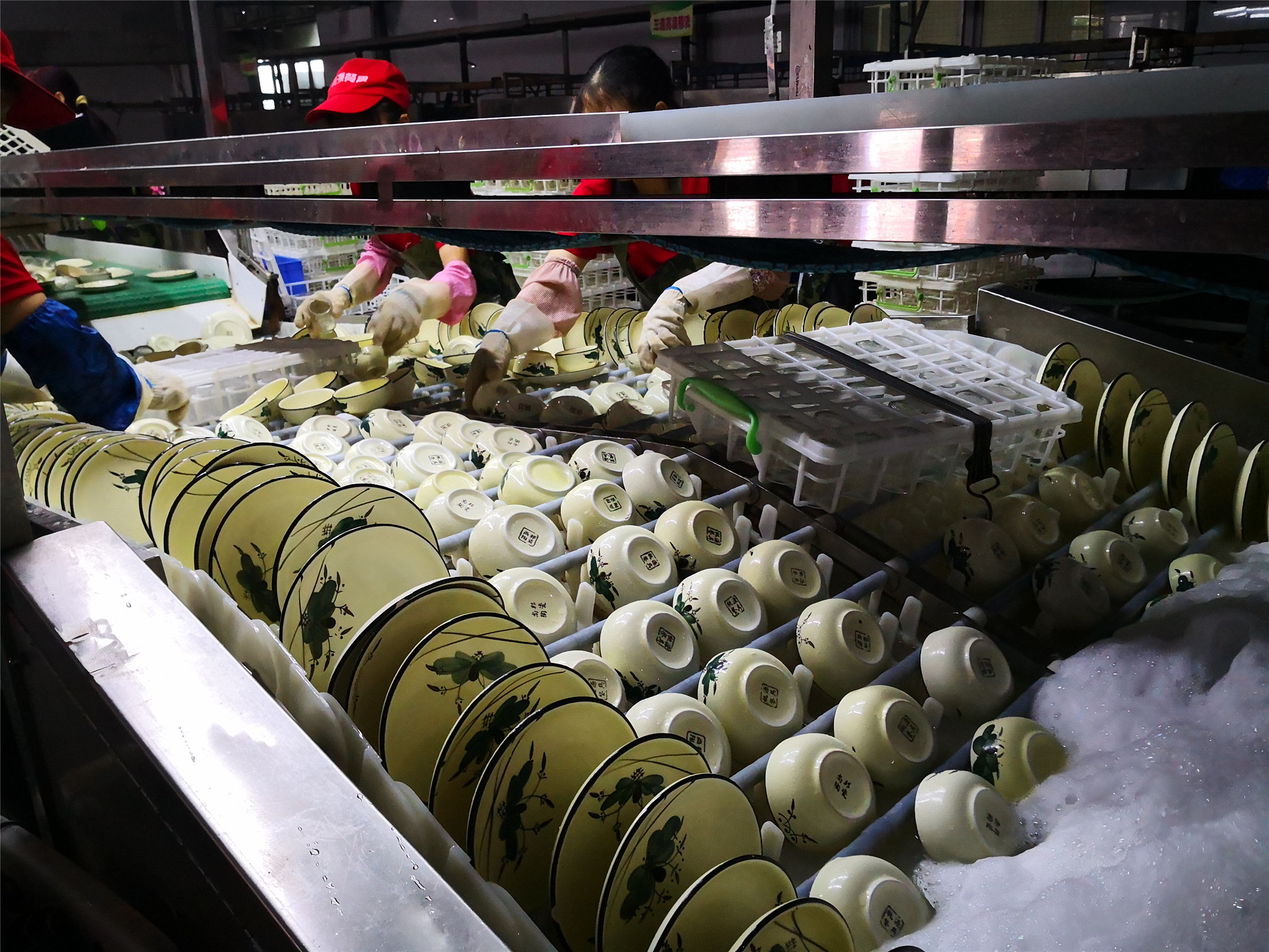 厨房为什么要全自动洗碗机,为什么越来越多的地方用洗碗机