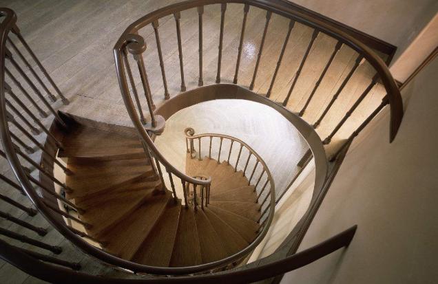 楼梯坡度尺寸标准多少合适,常见室内楼梯设计坡度为多少