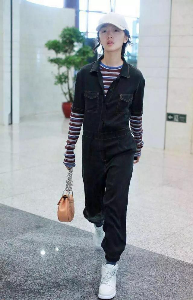 明星穿缩腿裤,明星穿宽腿条形裤