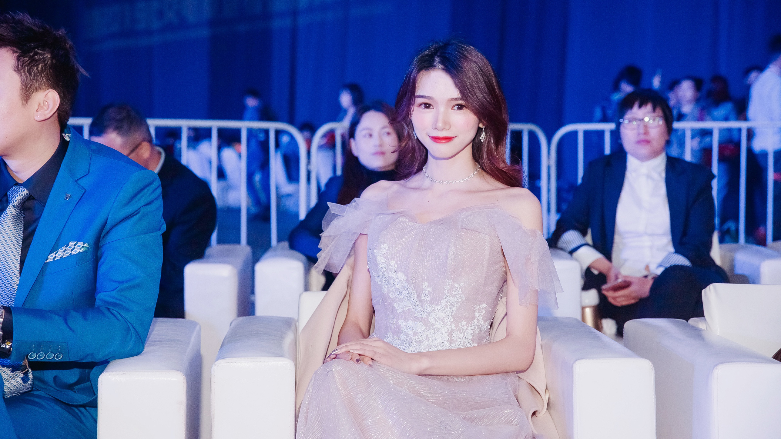 艾米素素抖音号,艾米素素年会视频