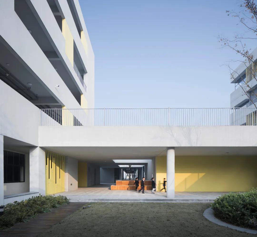 宁波杭州湾滨海小学后勤招聘,宁波杭州湾滨海小学学费