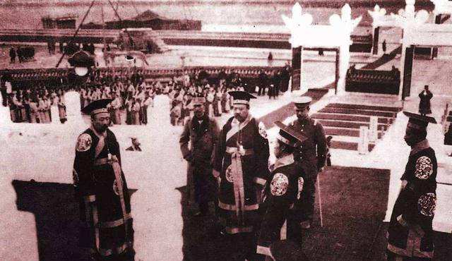 袁世凯墓地取名“袁陵”，全国反对，徐世昌改一字完美解决