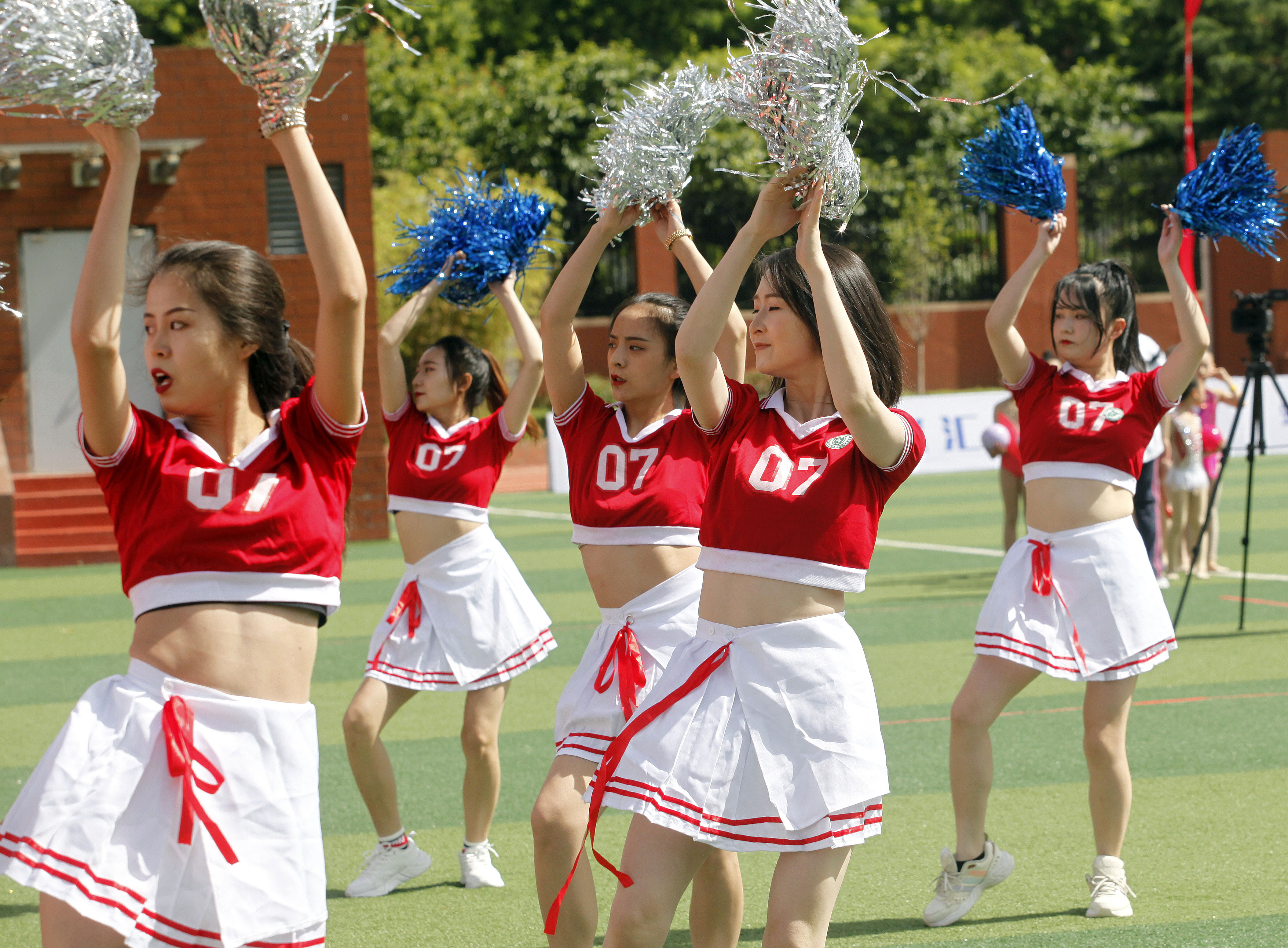 铿锵玫瑰航空展,铿锵玫瑰国际舞台音乐会