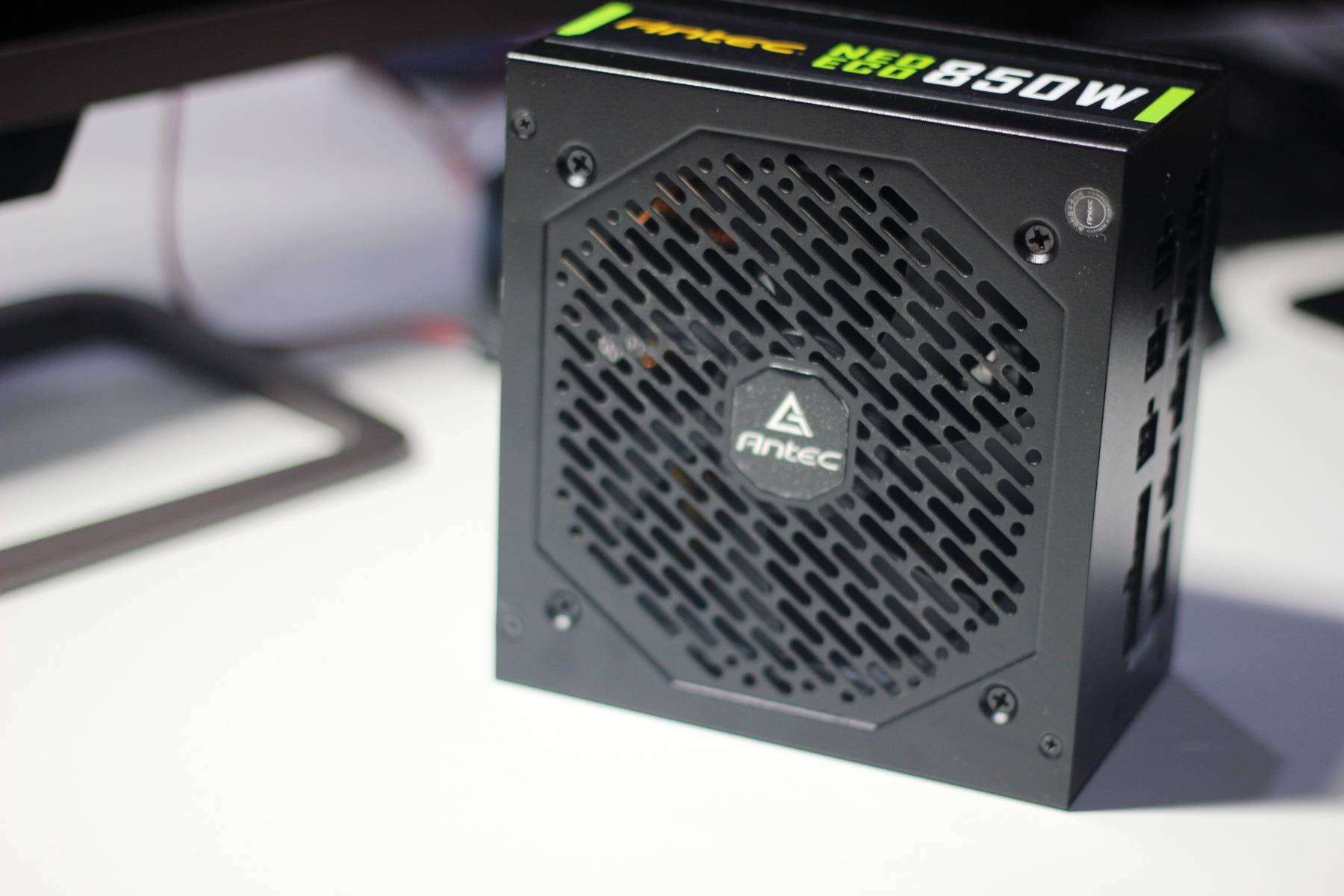 电脑散热器怎么装电源,电脑散热器安装供电