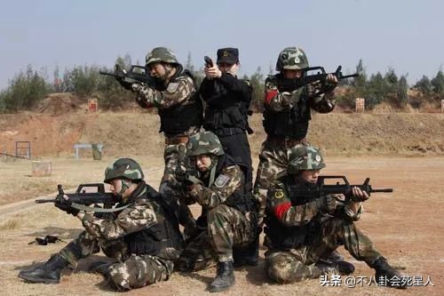 士兵突击导演谈王宝强,黄景瑜王宝强张译