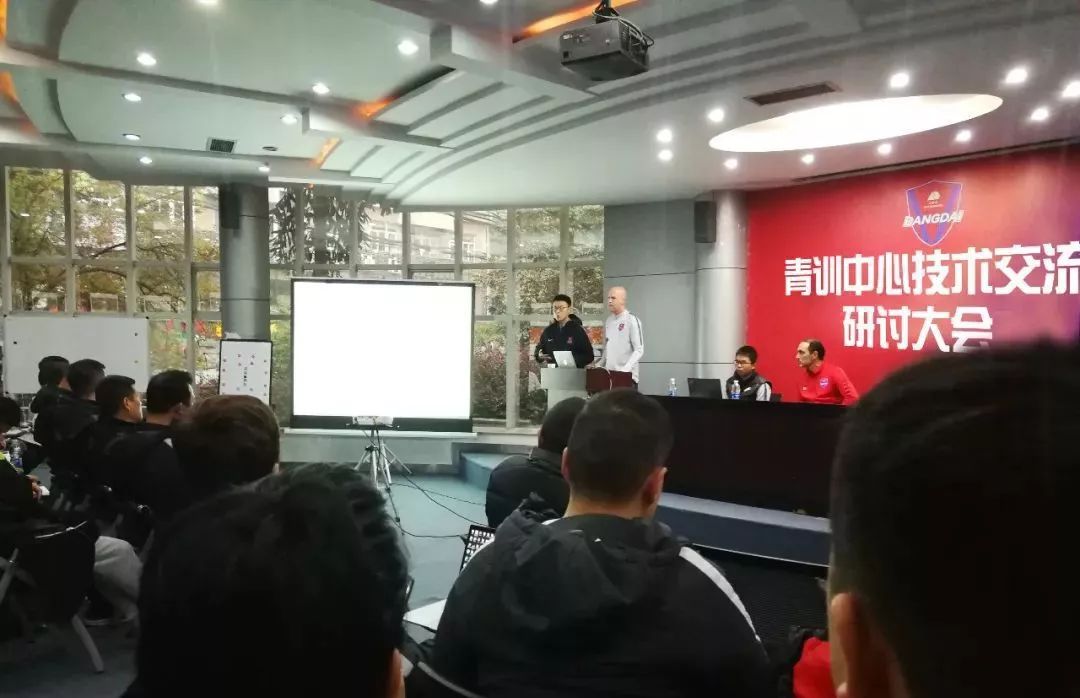 怀念克鲁伊夫,克鲁伊夫是怎么样的人