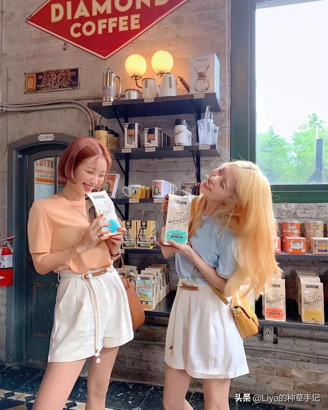 2019小白裤这样穿时髦优雅又简单,2019流行的小黑裤