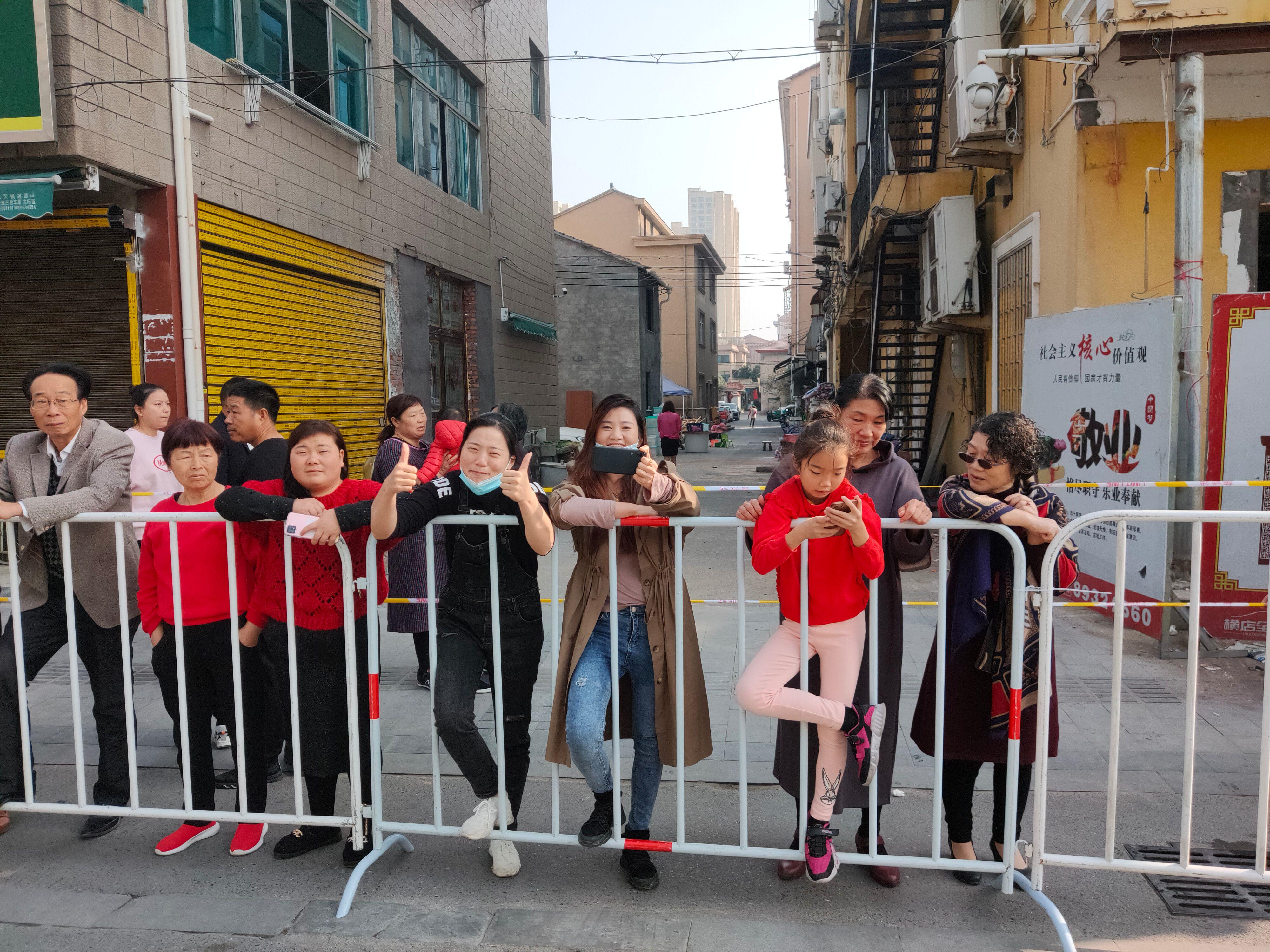 首个全马2022年超燃视频,横店马拉松2023全马颁奖直播