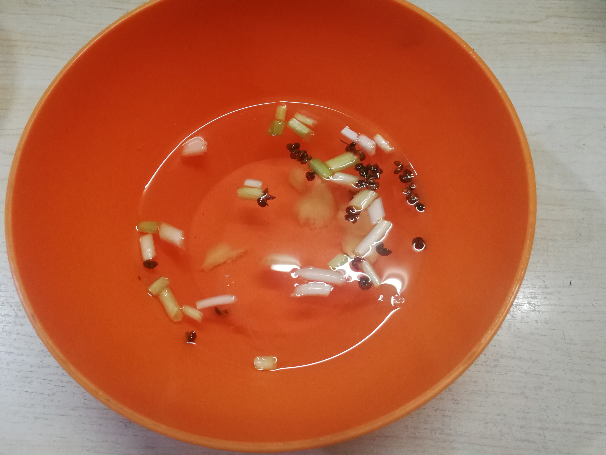 小馄饨馅怎么调又嫩好吃,小馄饨怎么包馅又多又好看