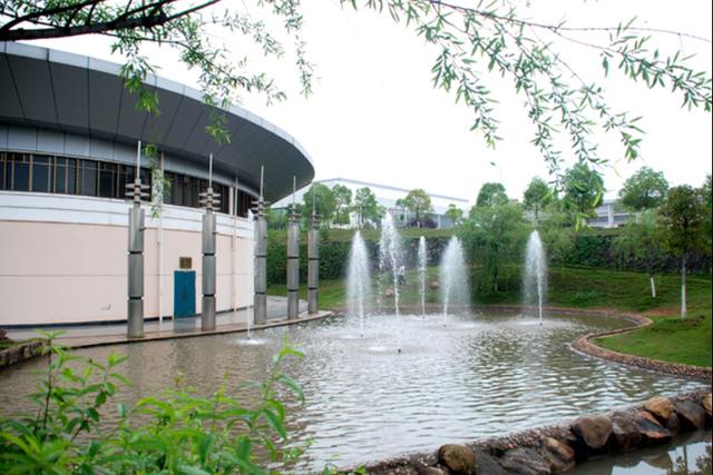 江西这4所师范大学，报考只需二本分数，专业实力强，而且好就业