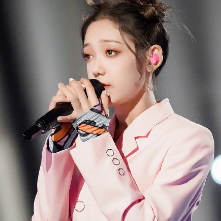 嘴唇长得好看的女人命好吗,女生嘴唇什么型好看