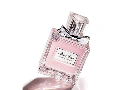 适合二十岁女生的淡雅清新香水,适合20-25岁女生的香水