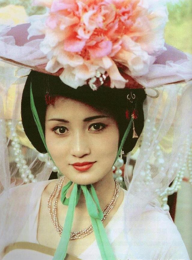 90年代女歌手林芳兵,林芳兵周洁哪个更美
