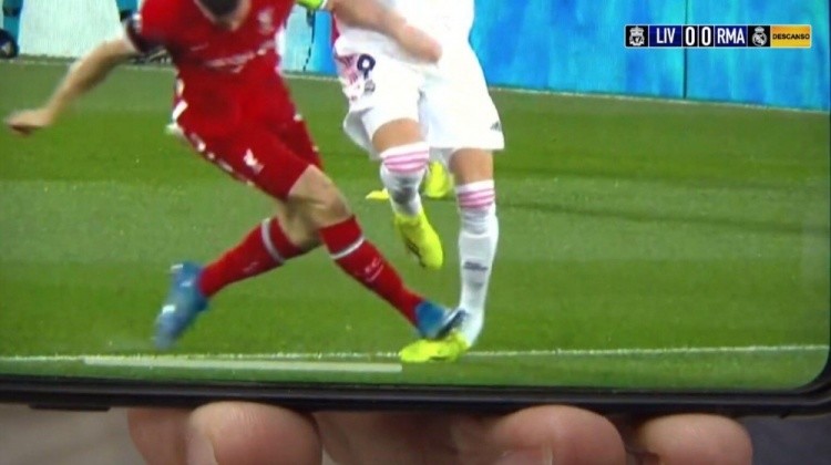 利物浦球迷被打,利物浦球迷被围殴