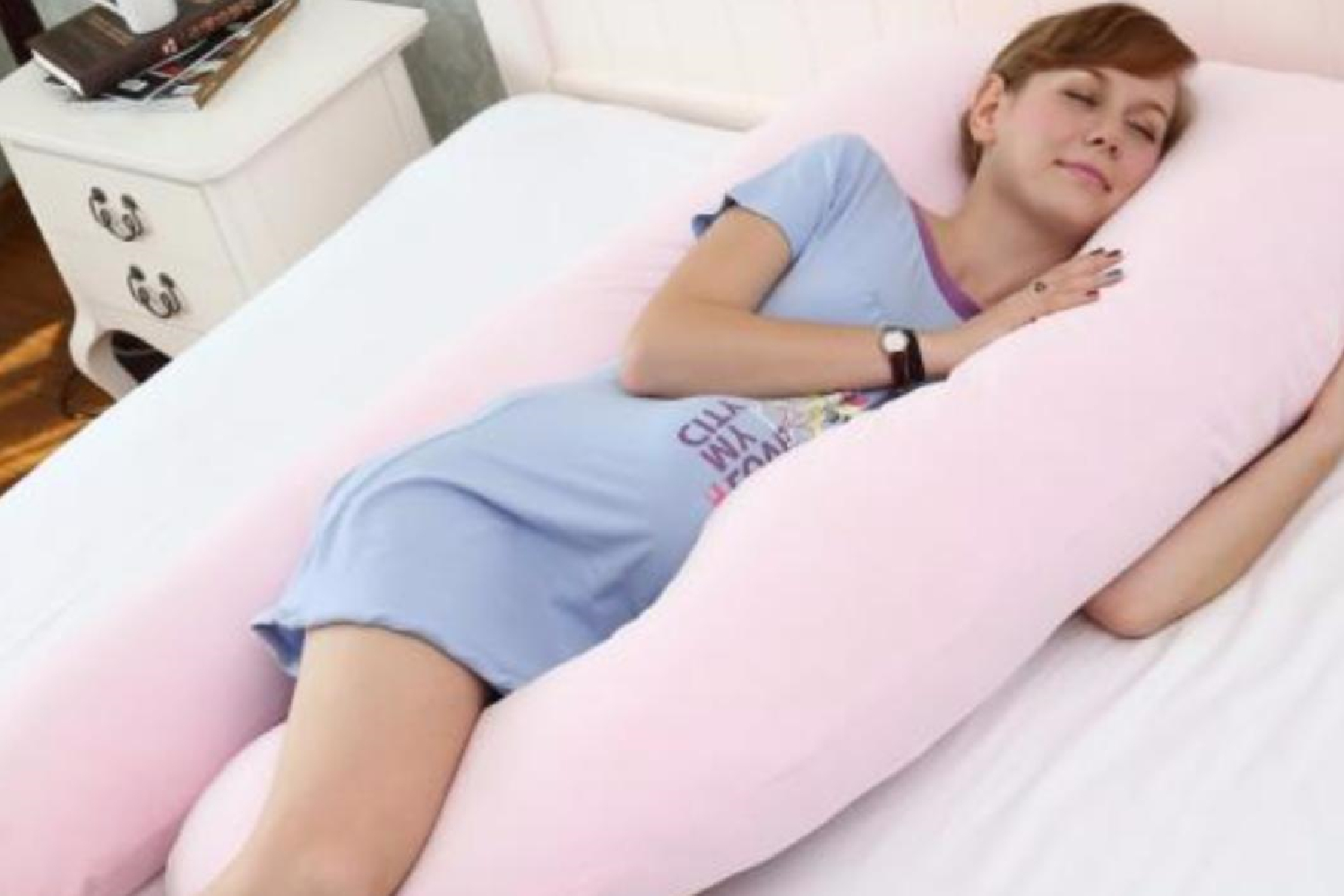 孕期侧睡胎儿踢腰部,孕期胎儿经常踢左侧肋骨