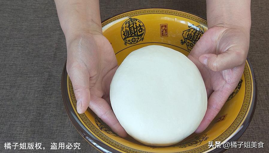 面团松弛的正确方法,面团揉太干发不起来怎么补救