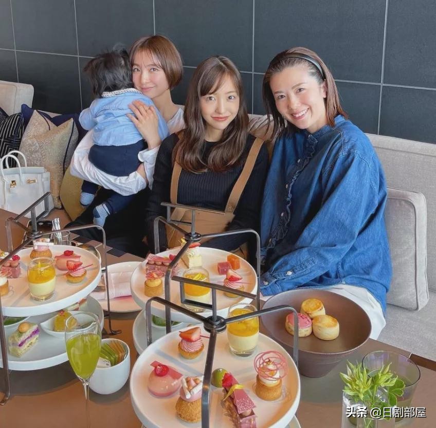 akb48板野友美毕业演唱会,akb48总选举板野友美