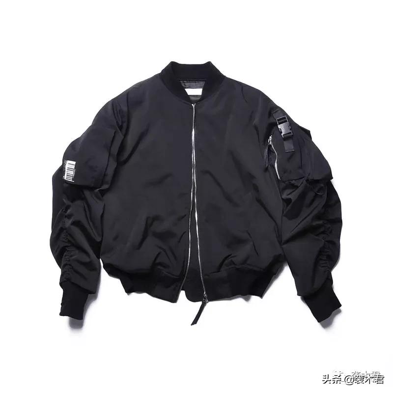 秋季偏瘦成熟男生搭配,偏瘦的男生如何穿