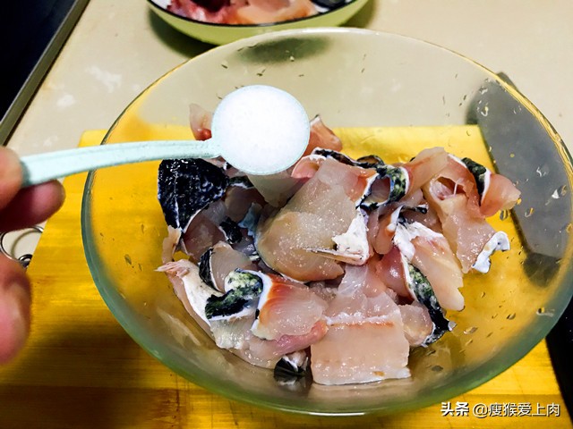 怎么让水煮鱼片更滑嫩不容易碎,为什么别人煮的水煮鱼片这么嫩滑