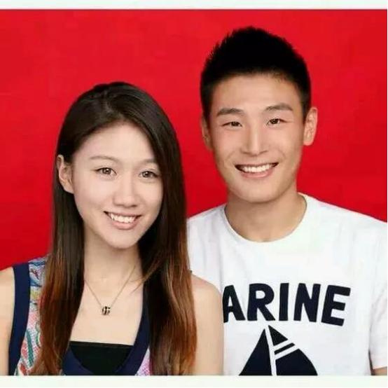 幸运的武磊：靠“干爷爷”赞助终成球王，护妻宠儿幸福不输姚明