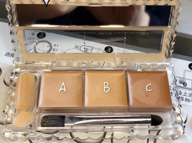 化妆师的化妆包里有什么,化妆师包里必备