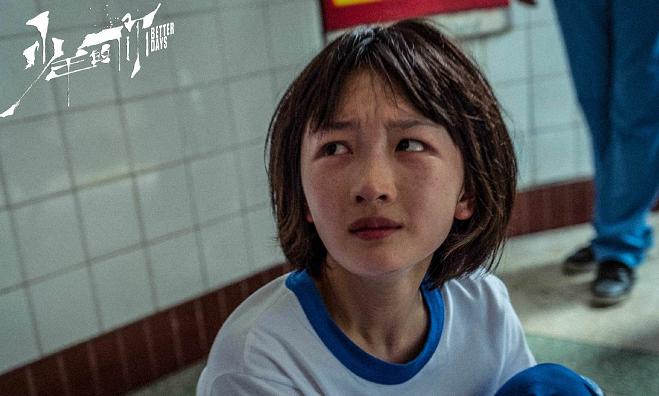 少年的你易烊千玺尾随保护周冬雨,周冬雨演的全部电视剧少年的你