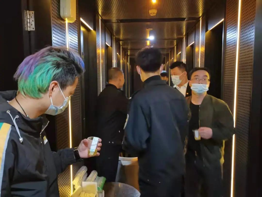 我为警旗添光彩,我为群众办实事安保