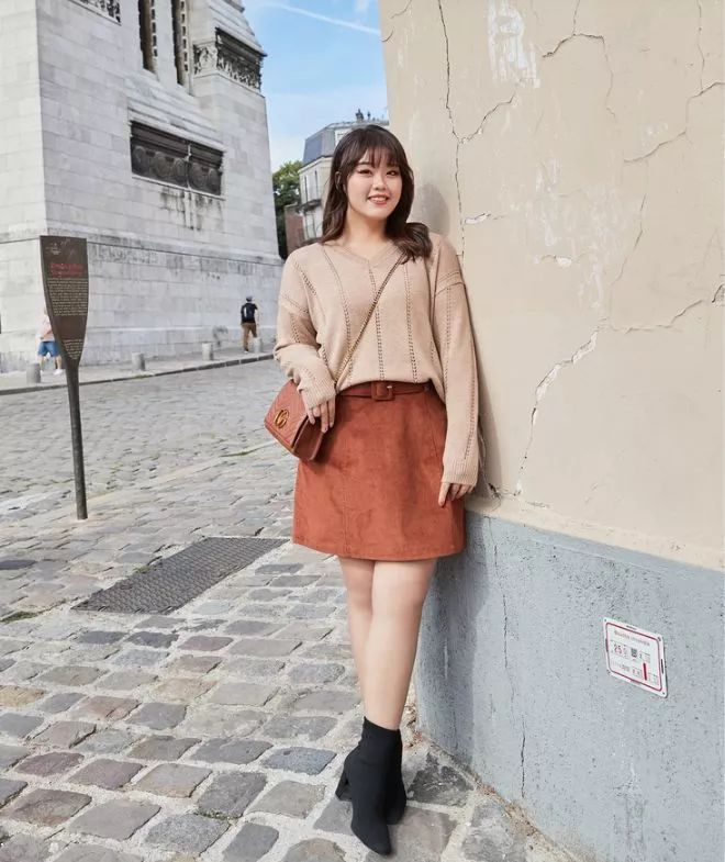 胖mm短款开衫毛衣怎么搭配好看,胖妹子穿什么毛衣好看