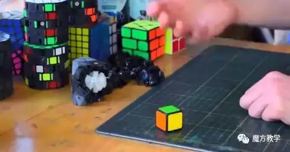 魔方40秒快速复原教程,三阶魔方还原方法40秒口诀