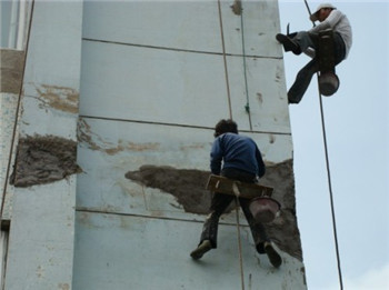 天沟渗漏无明显裂缝怎么处理,地下室金刚砂地面裂缝渗漏处理