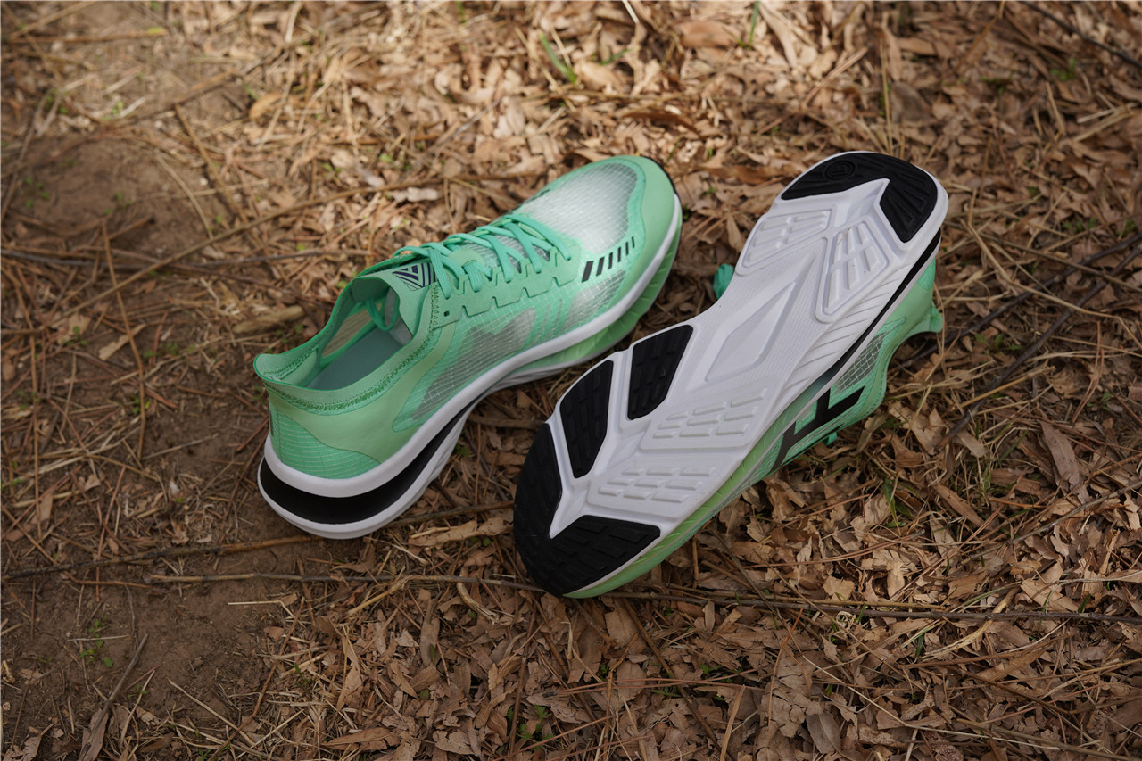 freetie云弹轻跑鞋pro测评,freetie加厚海绵透气鞋垫