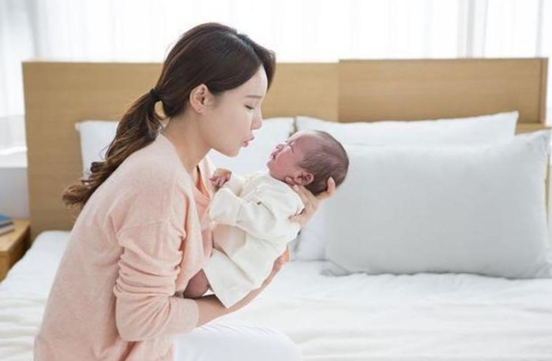 40天宝宝出现“猪毛风”，细心宝妈拔掉黑刺，反被医生怒斥太无知