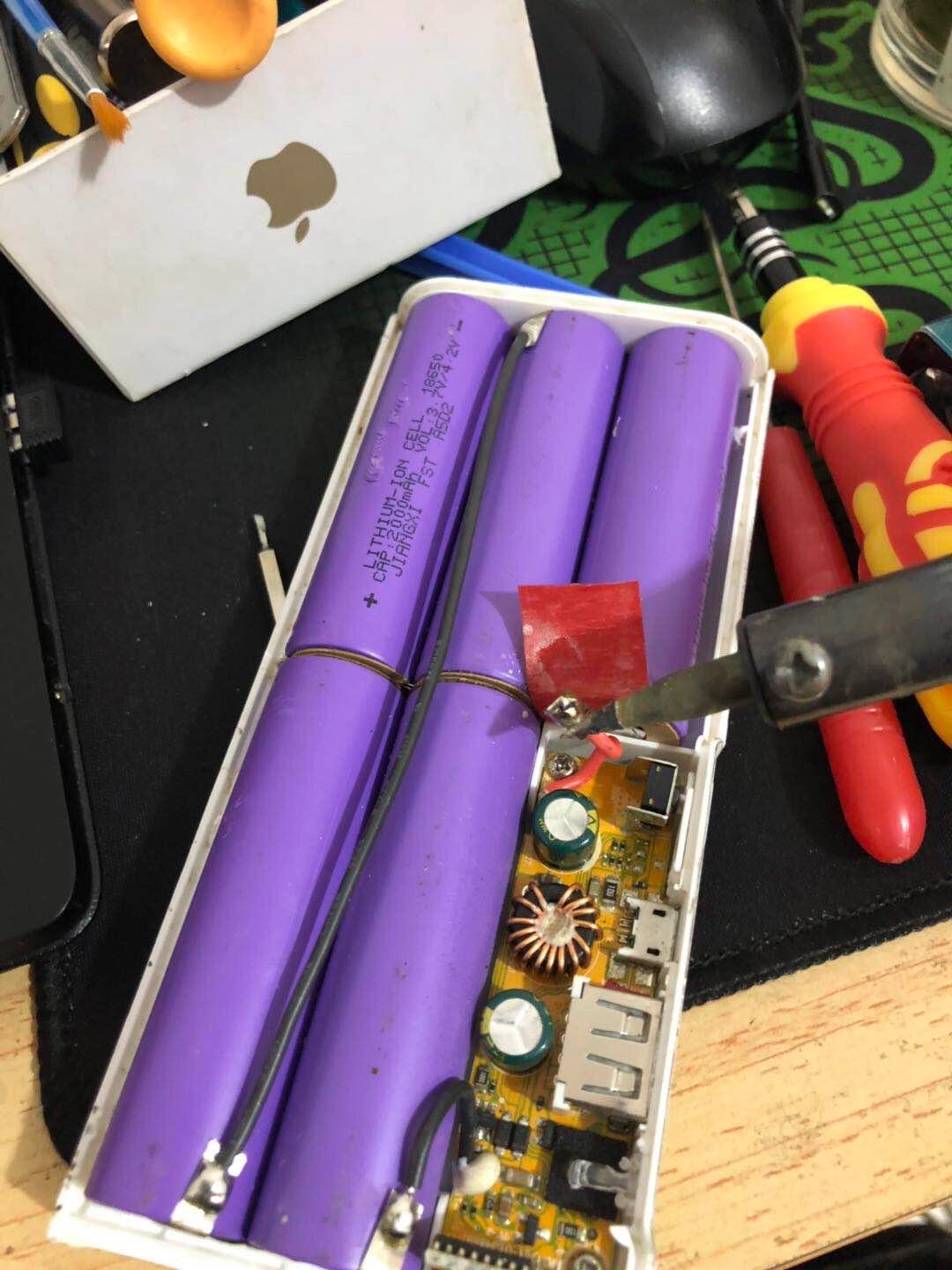 品胜电库10000毫安充电宝拆解,品胜20000快充充电宝拆解