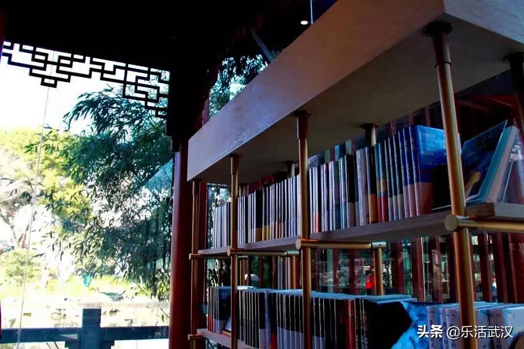 比咖啡馆有底蕴、比图书馆有情趣，集美貌才华于一身的，就在这