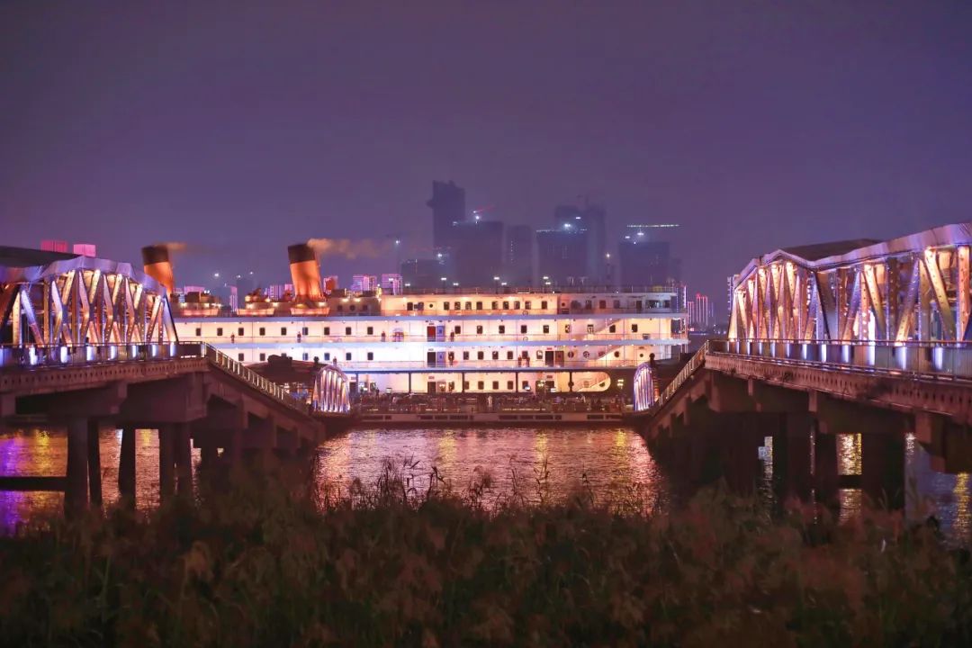 一场实景剧本杀！湖北武汉网红船，298元一张船票，究竟值吗？