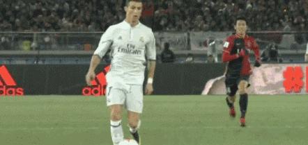 c罗的爆发力和协调性太强了,c罗状态下滑的为什么这么厉害