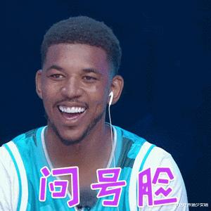 拼图引来喵星人,猫:这些花花绿绿的小方块,我也要玩