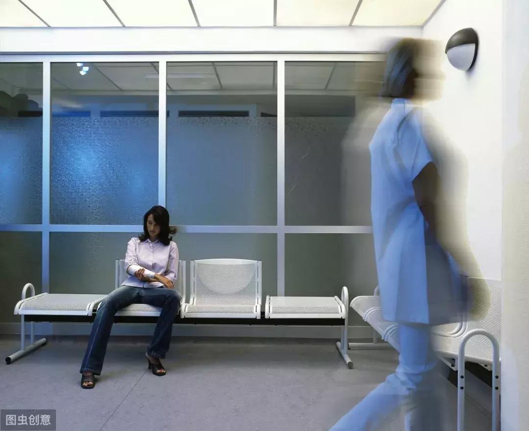 反复咳嗽发痒有痰是不是肺癌前兆,咳嗽十多天查出来肺部有肿瘤