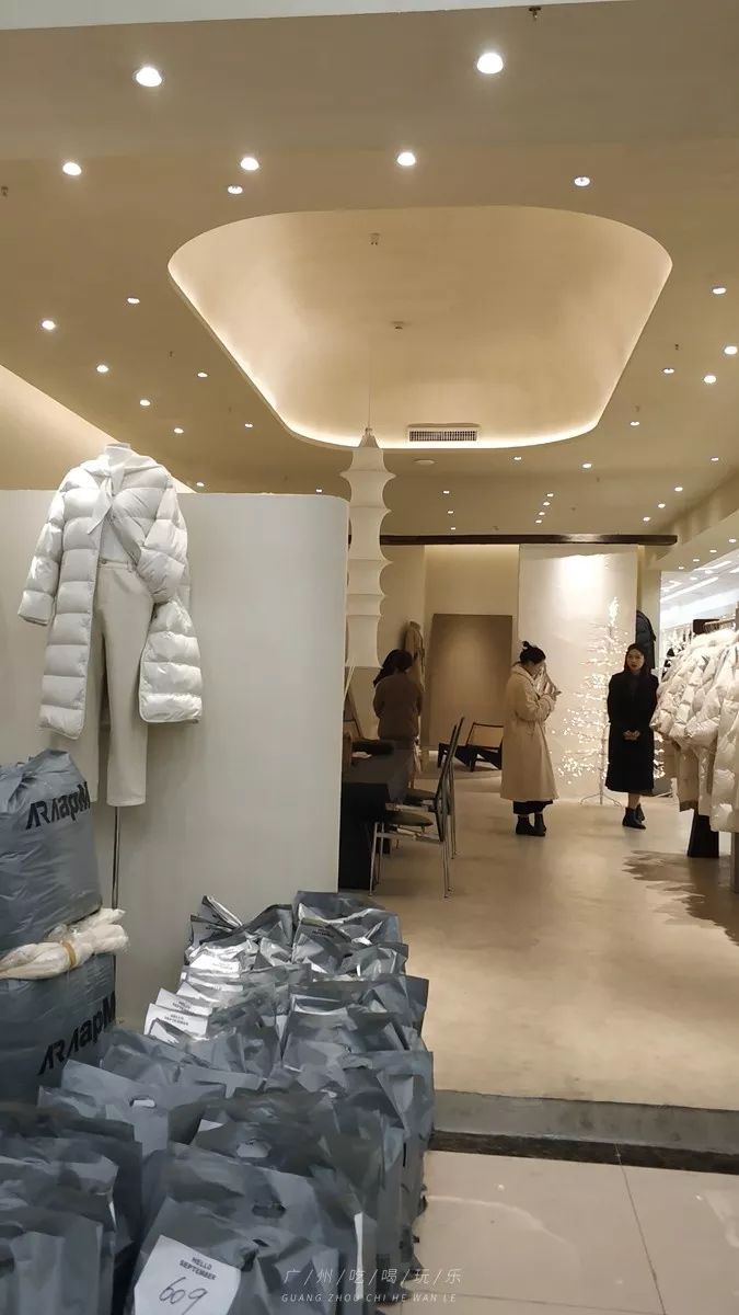 韩国东大门档口服装批发市场图片,韩国东大门服装批发有几个大楼