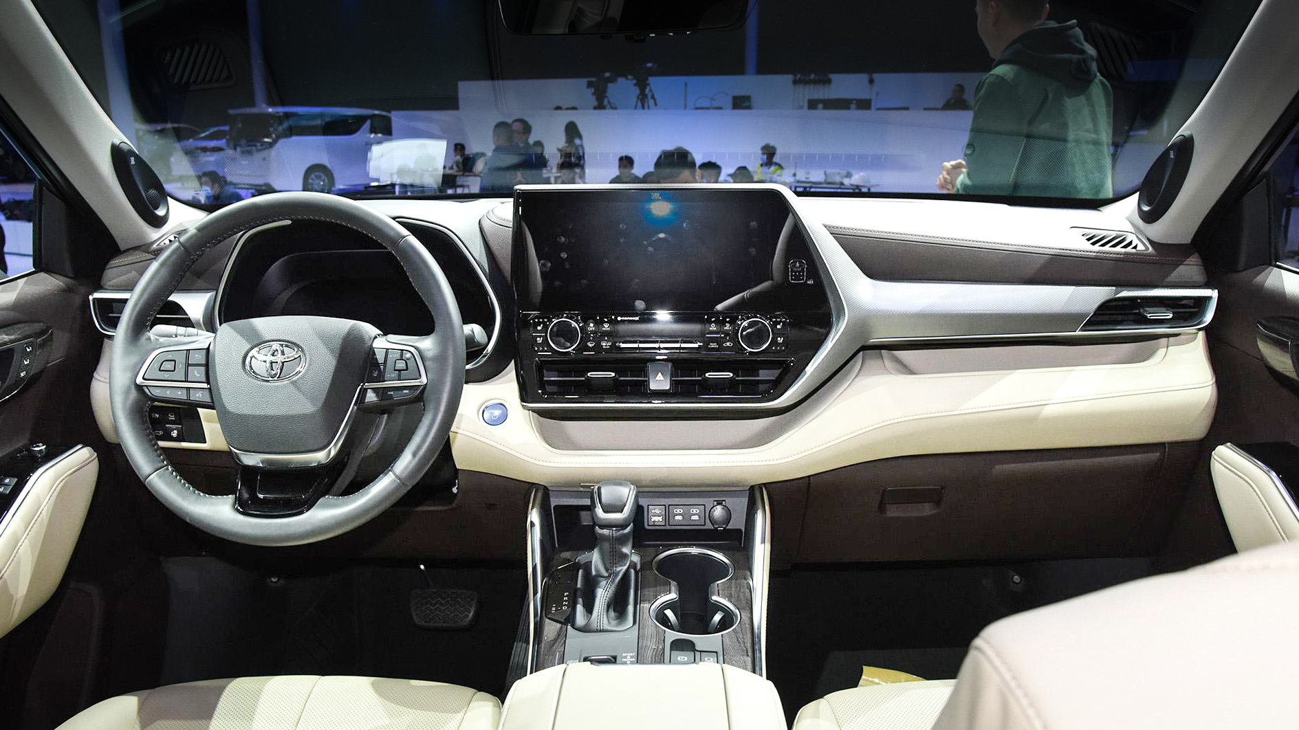 新汉兰达2017款四驱豪华版,全新汉兰达正式亮相