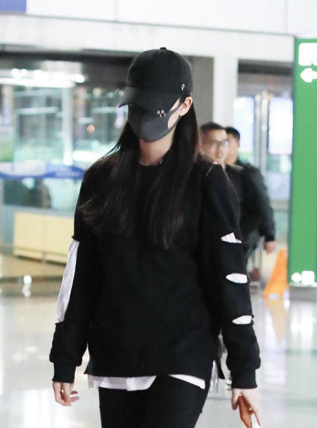 欧阳娜娜裤子,欧阳娜娜丝绒裤子