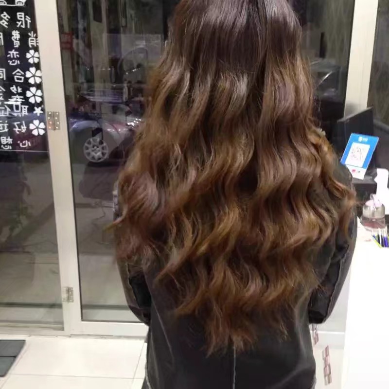 想学美发能上技校吗,去中专学美发有前途吗