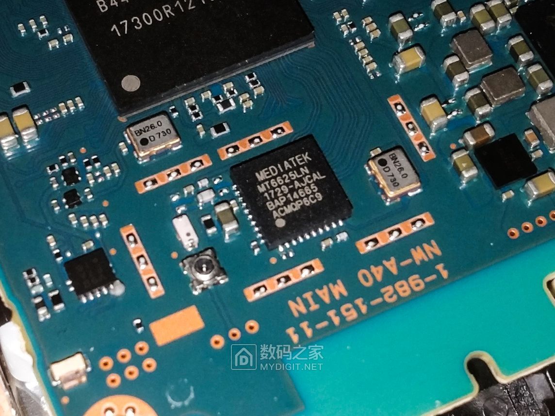 售价1000元的索尼NW-A45无损音乐*放播**器拆解！对比NW-A35主板图