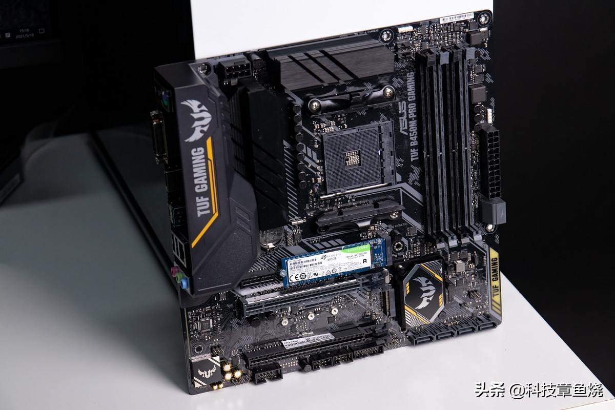 希捷酷鱼q5和sn570,希捷酷鱼q5m.2tlc高速固态