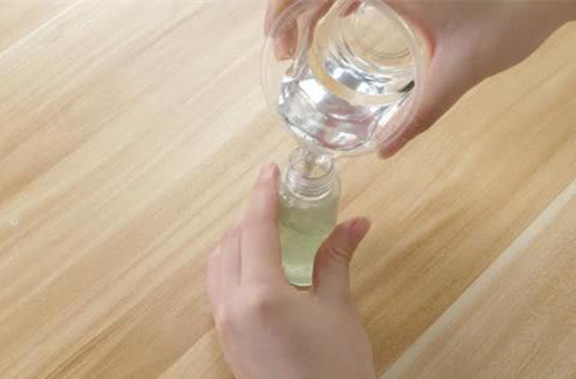 生活小窍门一滴风油精,风油精滴在嘴巴里