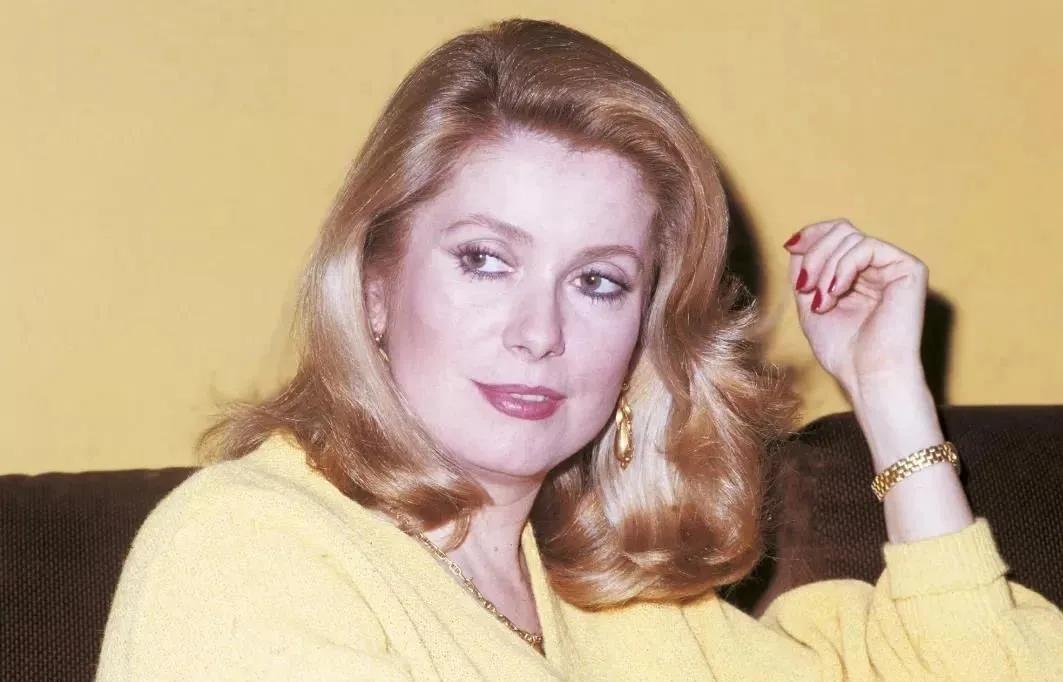 圣罗兰最经典的衣服,圣罗兰最经典款的衣服