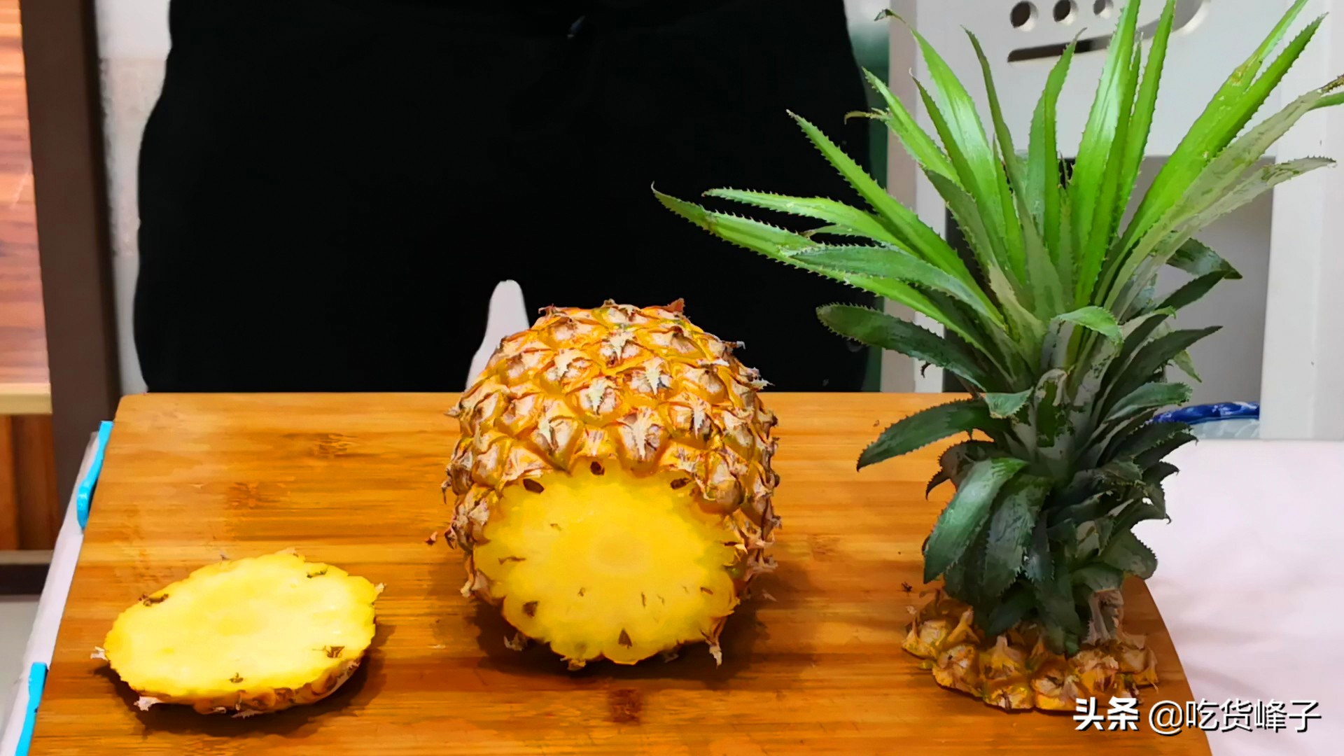 水果店菠萝怎么削皮又快又方便,水果店菠萝怎么切好看又快
