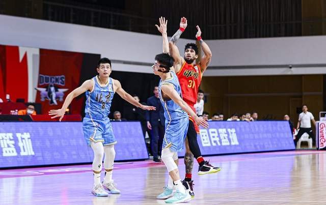 不是北京怎么了，而是首钢怎么了？无视裁判，姚明应重拳根治了